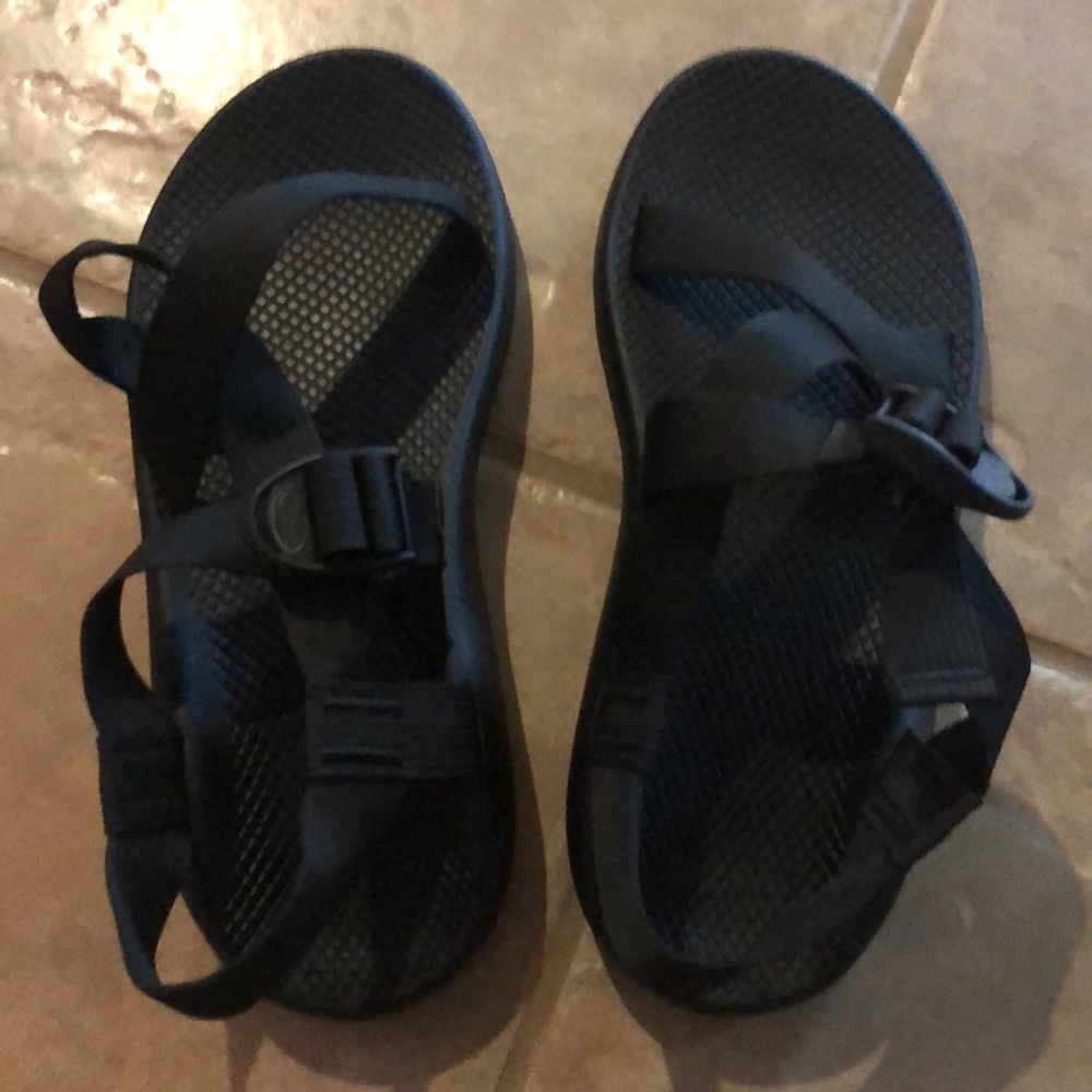 NWOT Chacos Black men’s size 10. Never worn.